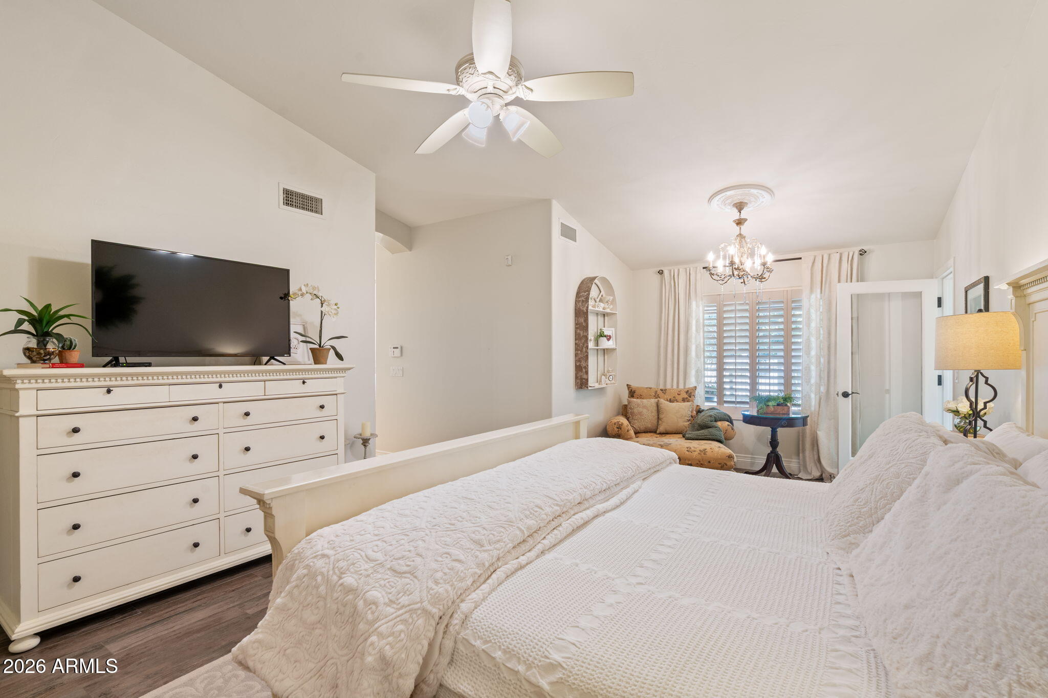 2125 S VAL VISTA Drive