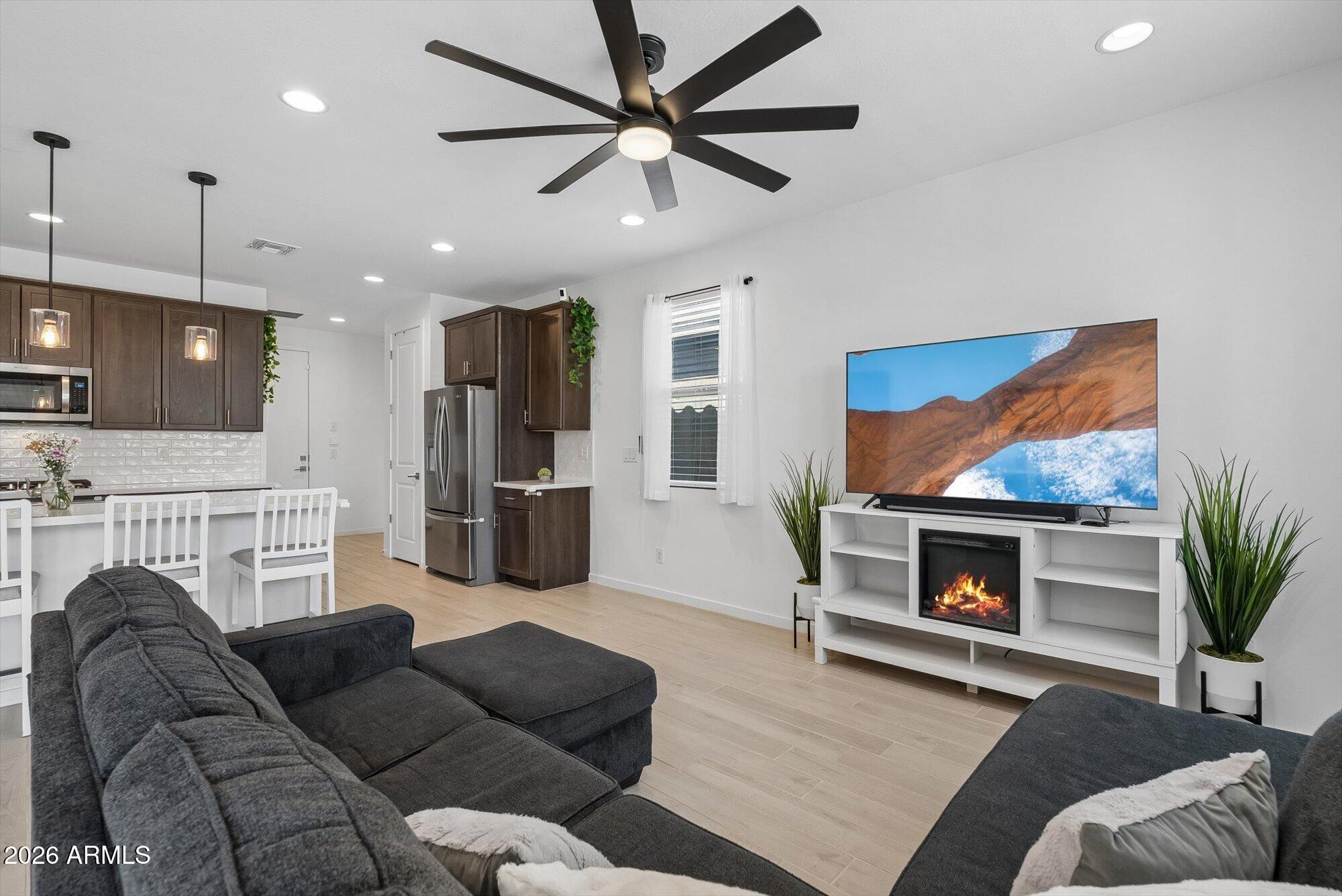 5547 W RAINWATER Drive