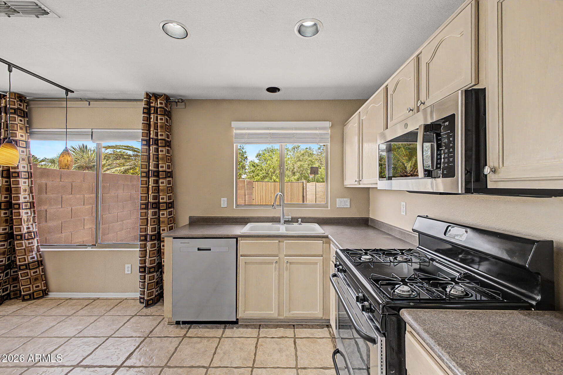 10819 W MONTE VISTA Road