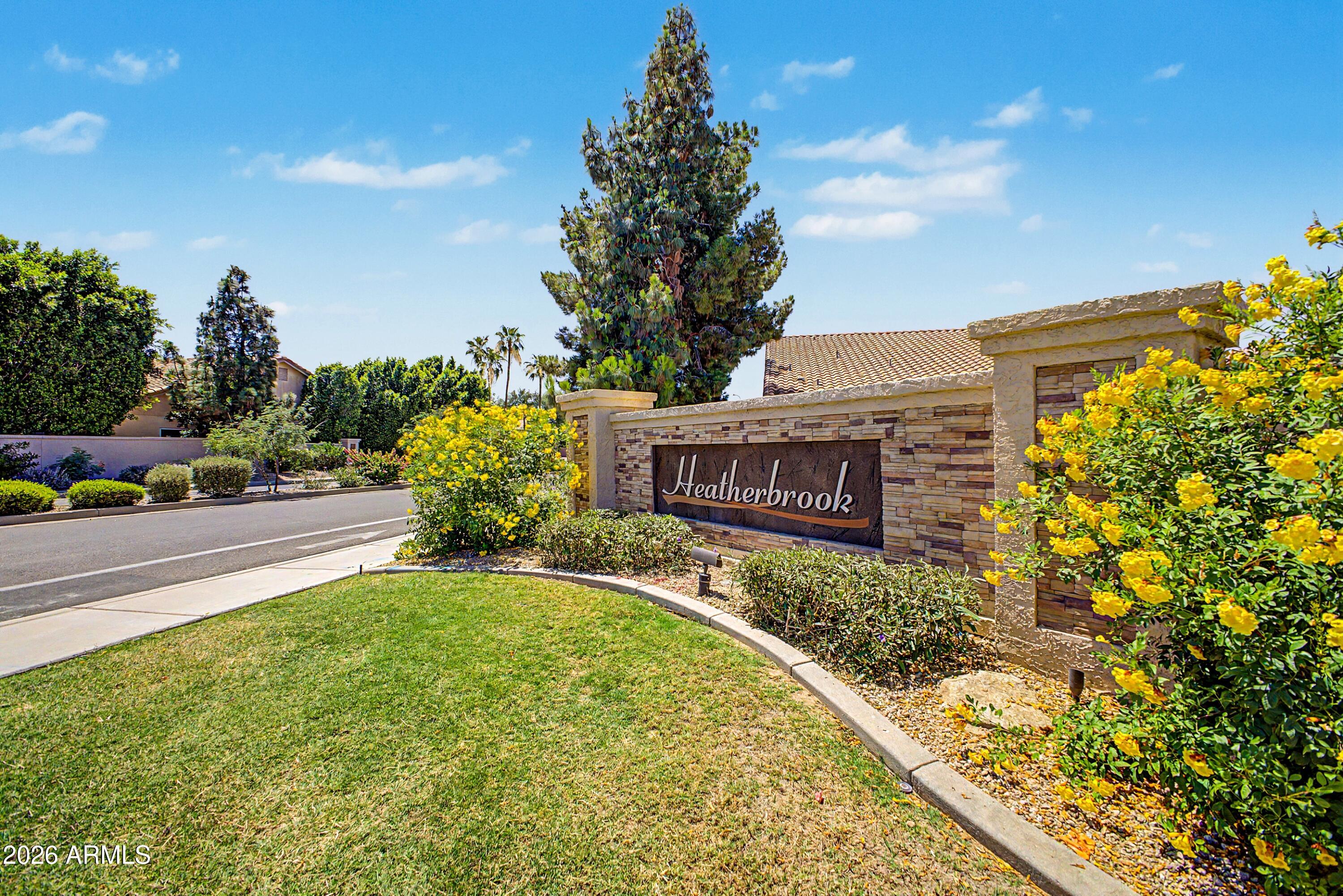 2691 N TAMARISK Street
