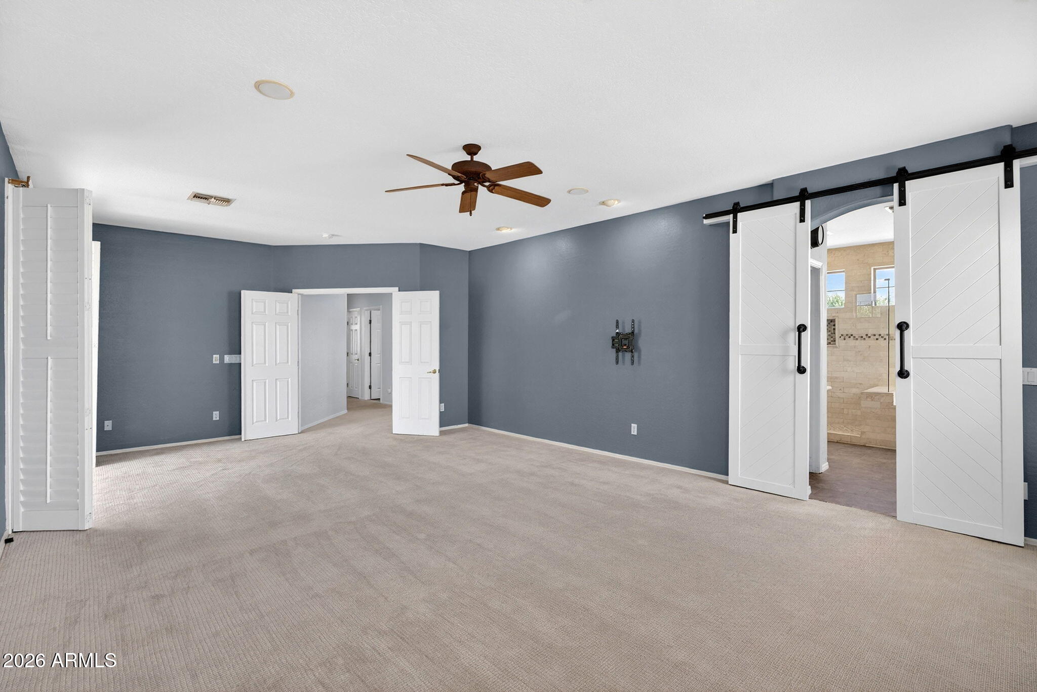 857 E CARLA VISTA Drive