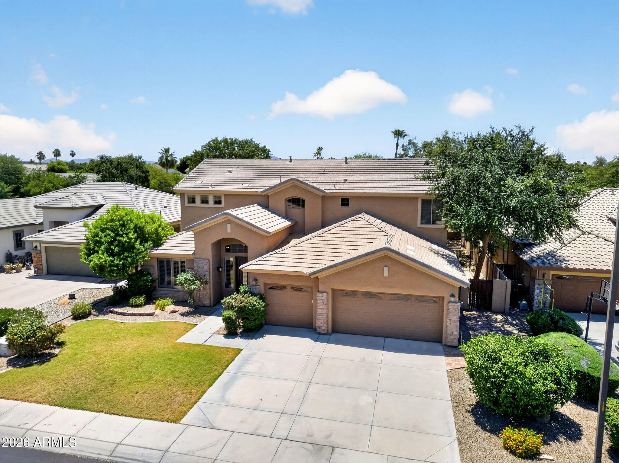 857 E CARLA VISTA Drive