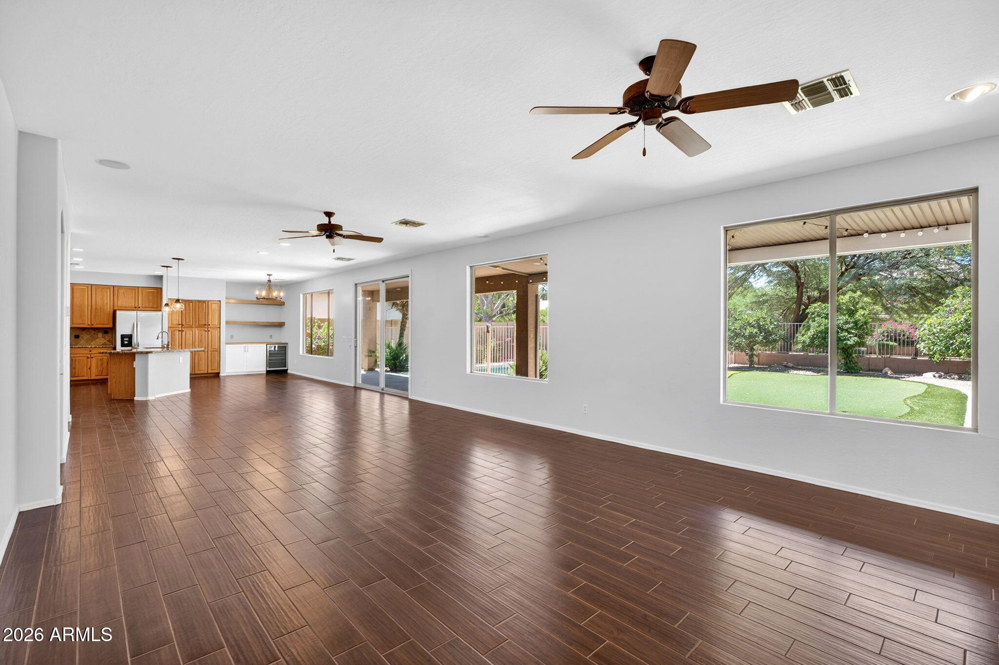 857 E CARLA VISTA Drive