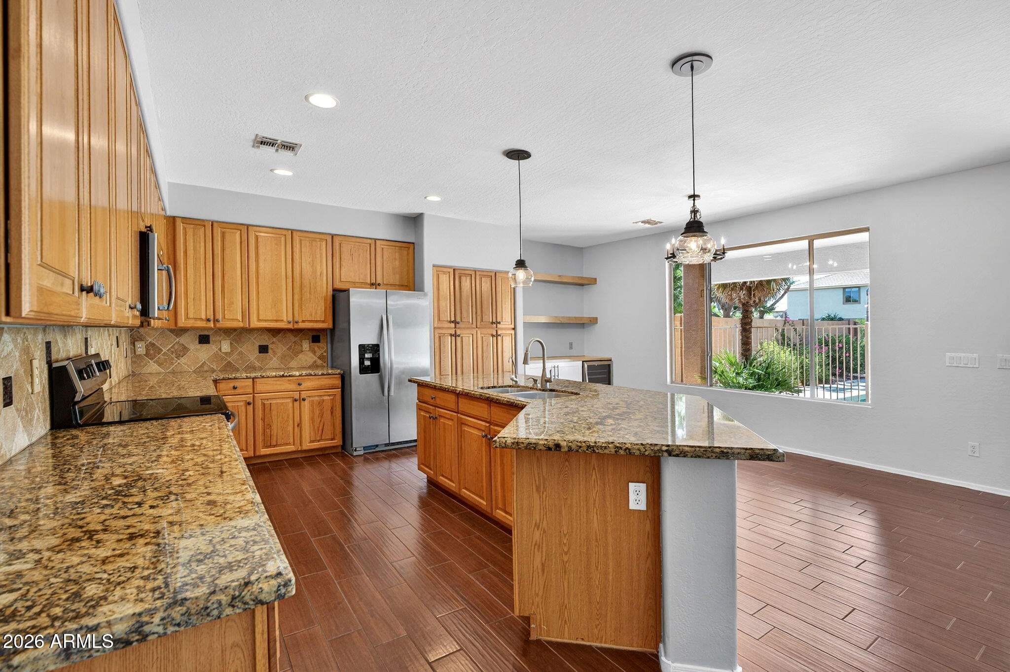 857 E CARLA VISTA Drive
