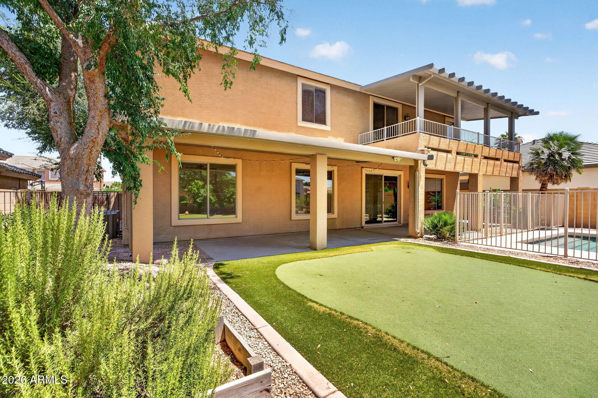 857 E CARLA VISTA Drive
