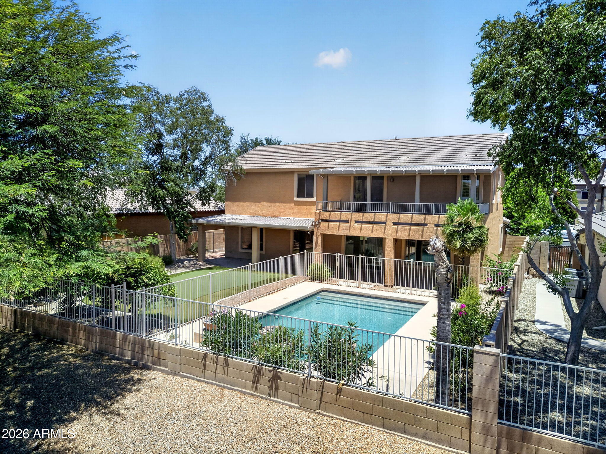 857 E CARLA VISTA Drive
