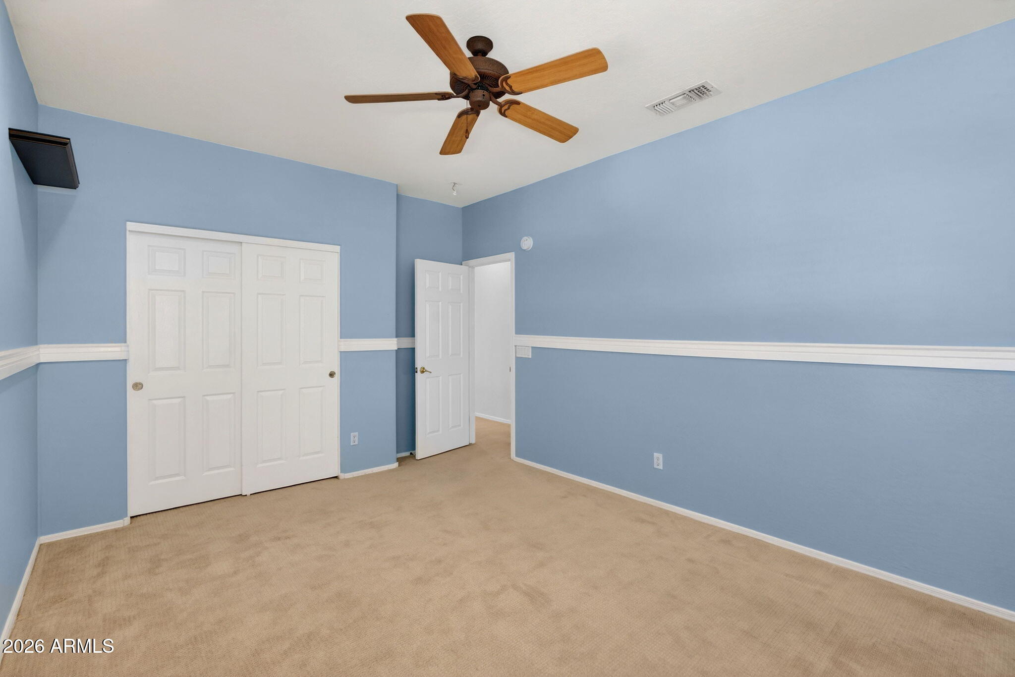 857 E CARLA VISTA Drive