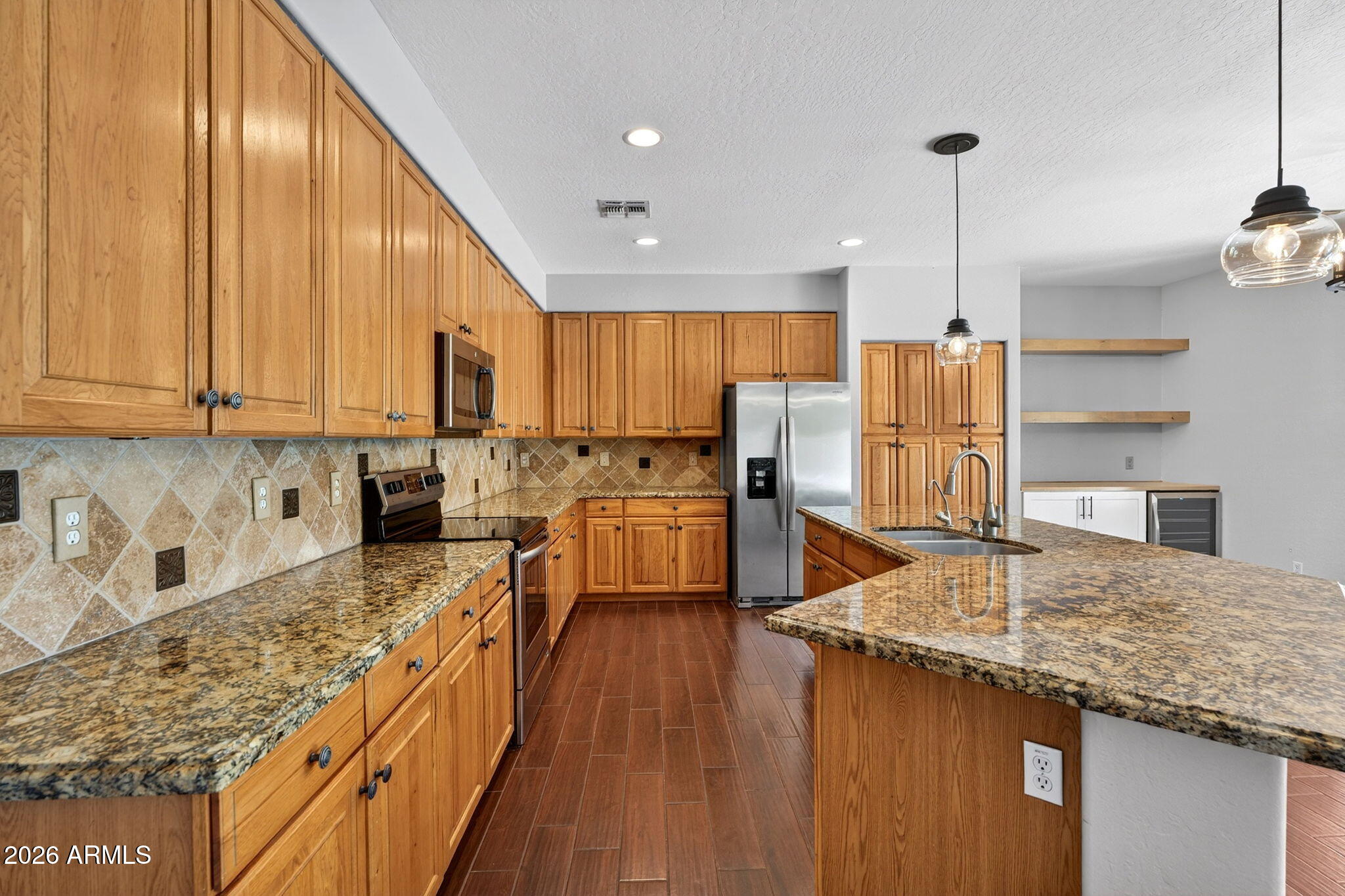 857 E CARLA VISTA Drive
