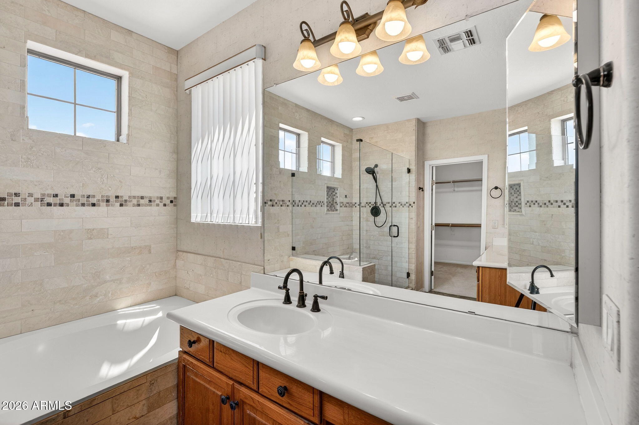 857 E CARLA VISTA Drive