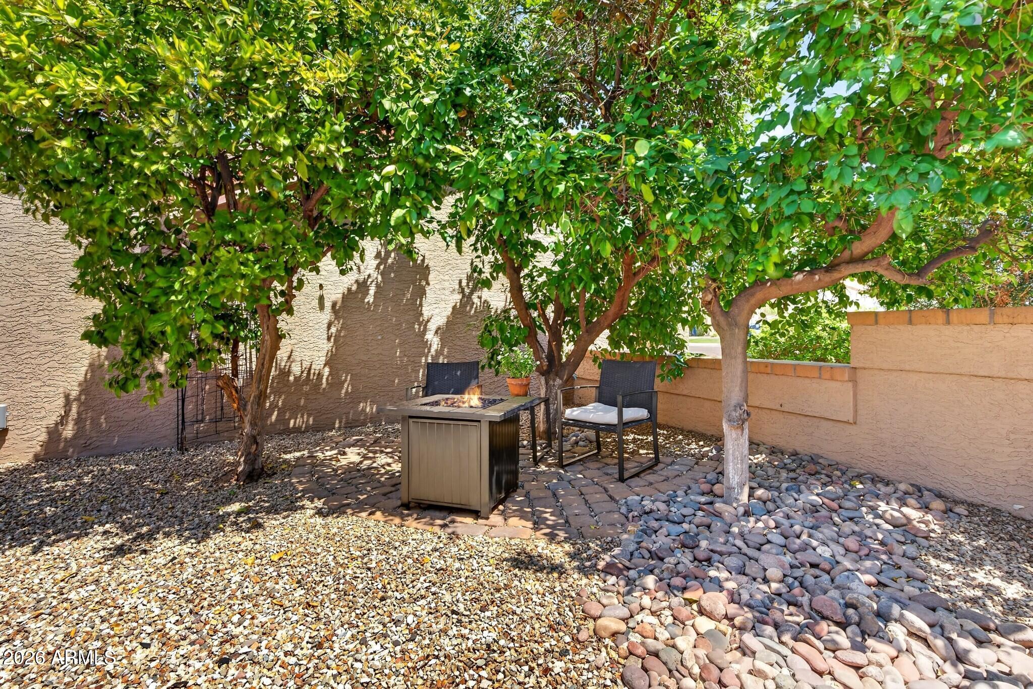 2412 W IRONWOOD Drive