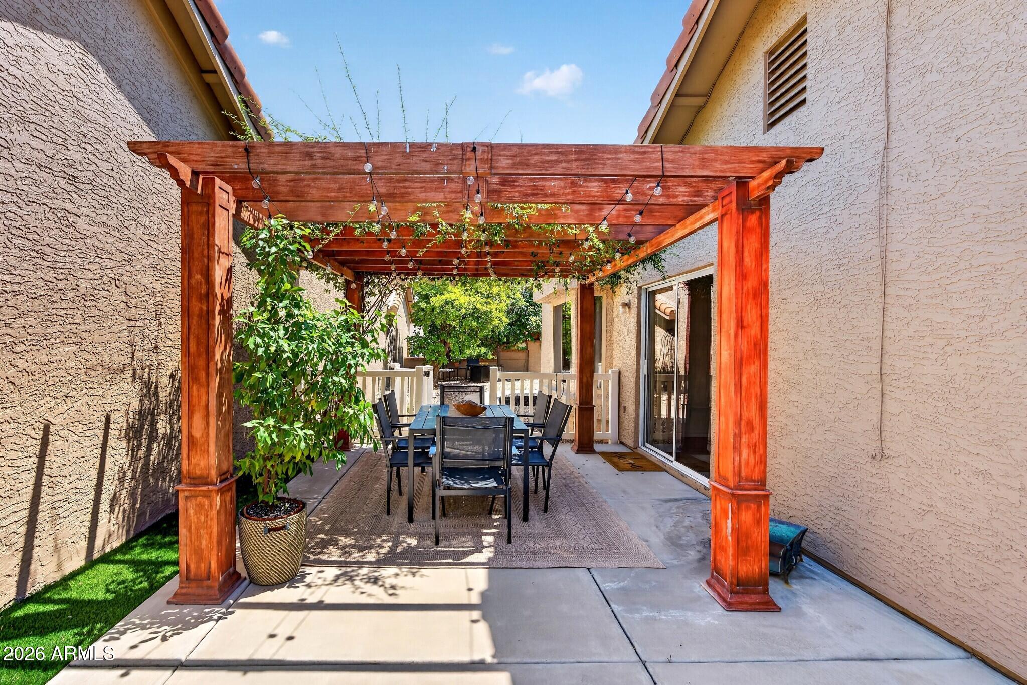 2412 W IRONWOOD Drive