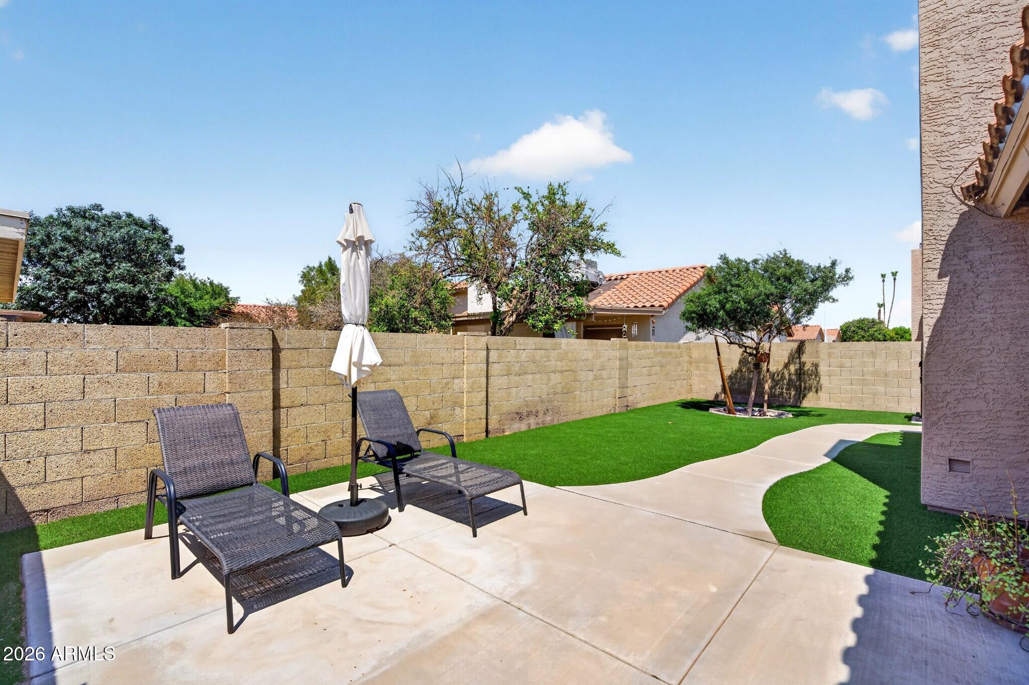 2412 W IRONWOOD Drive