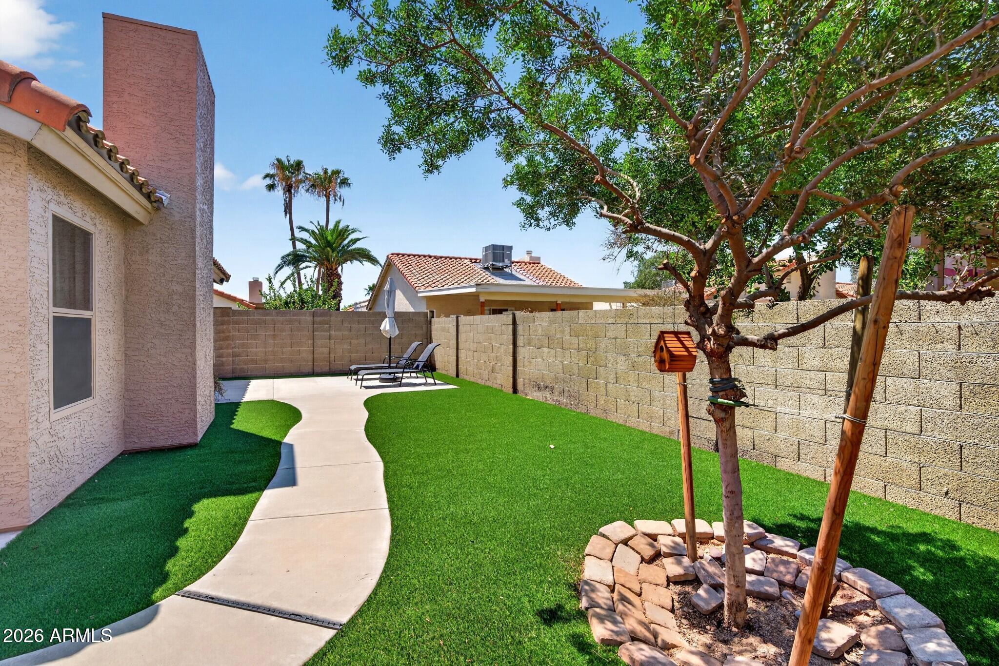 2412 W IRONWOOD Drive