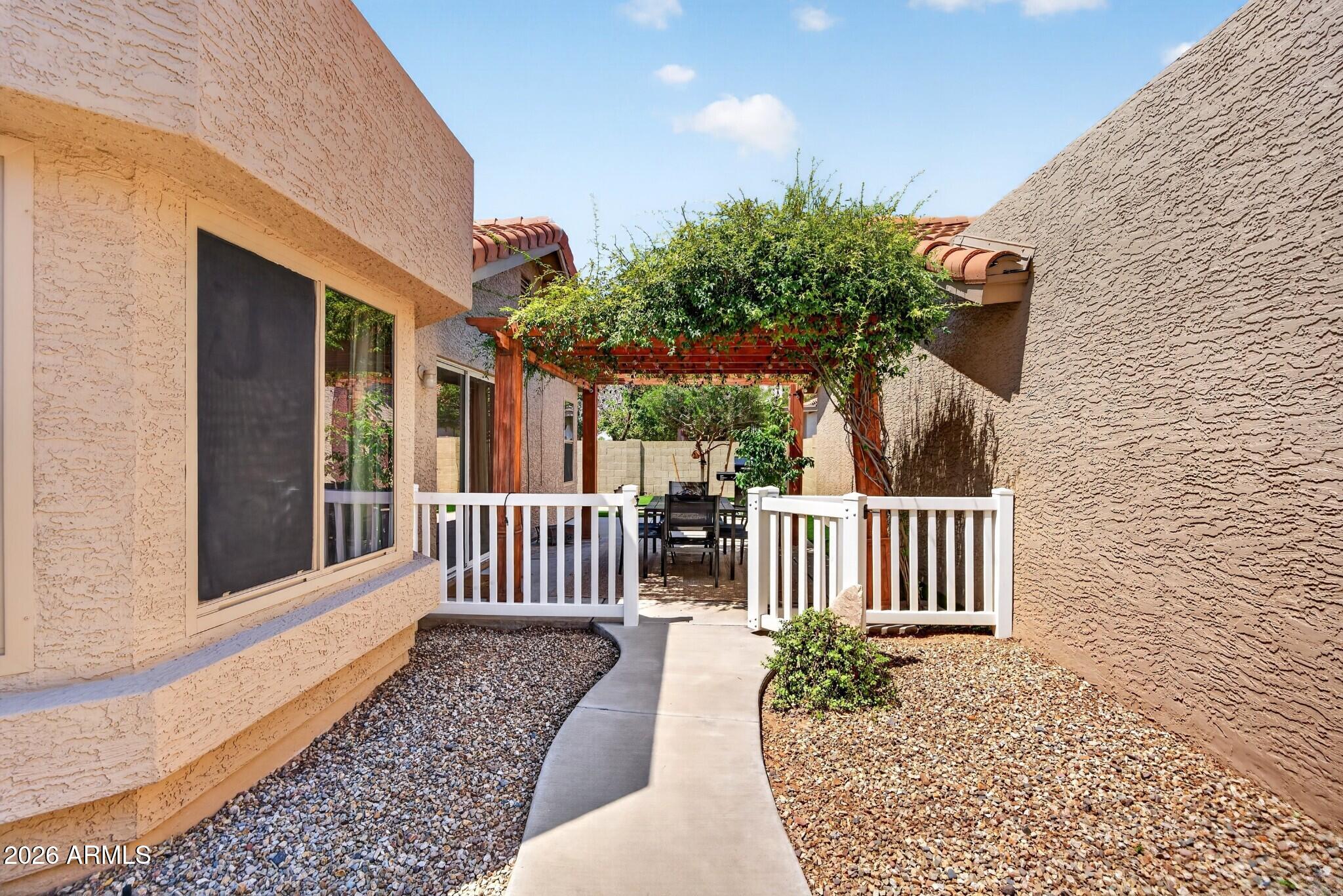 2412 W IRONWOOD Drive