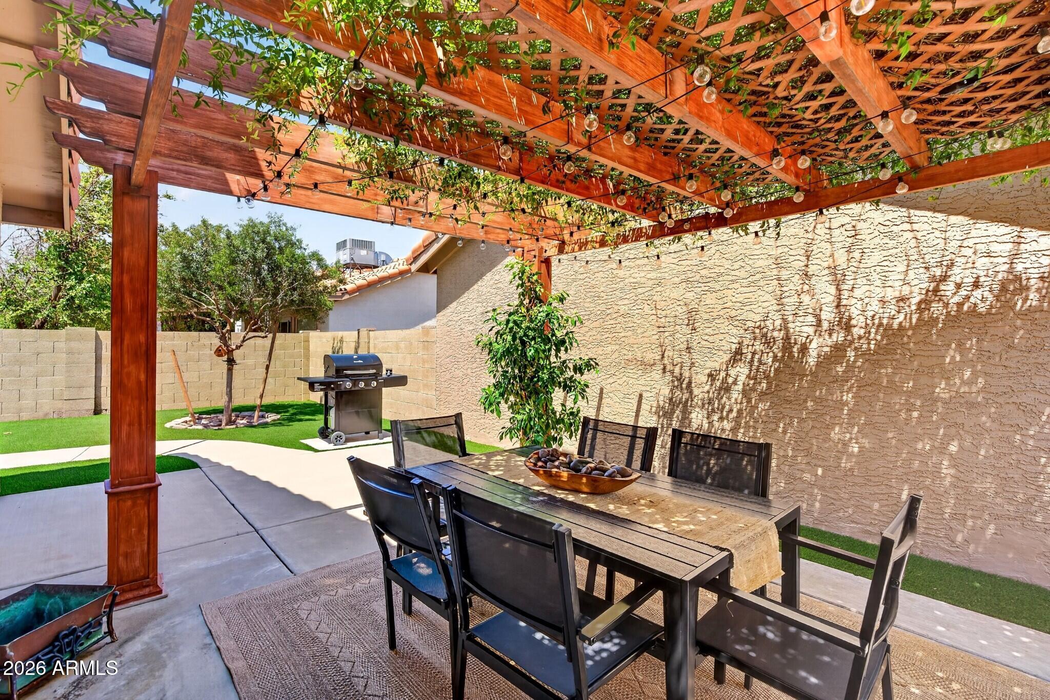 2412 W IRONWOOD Drive