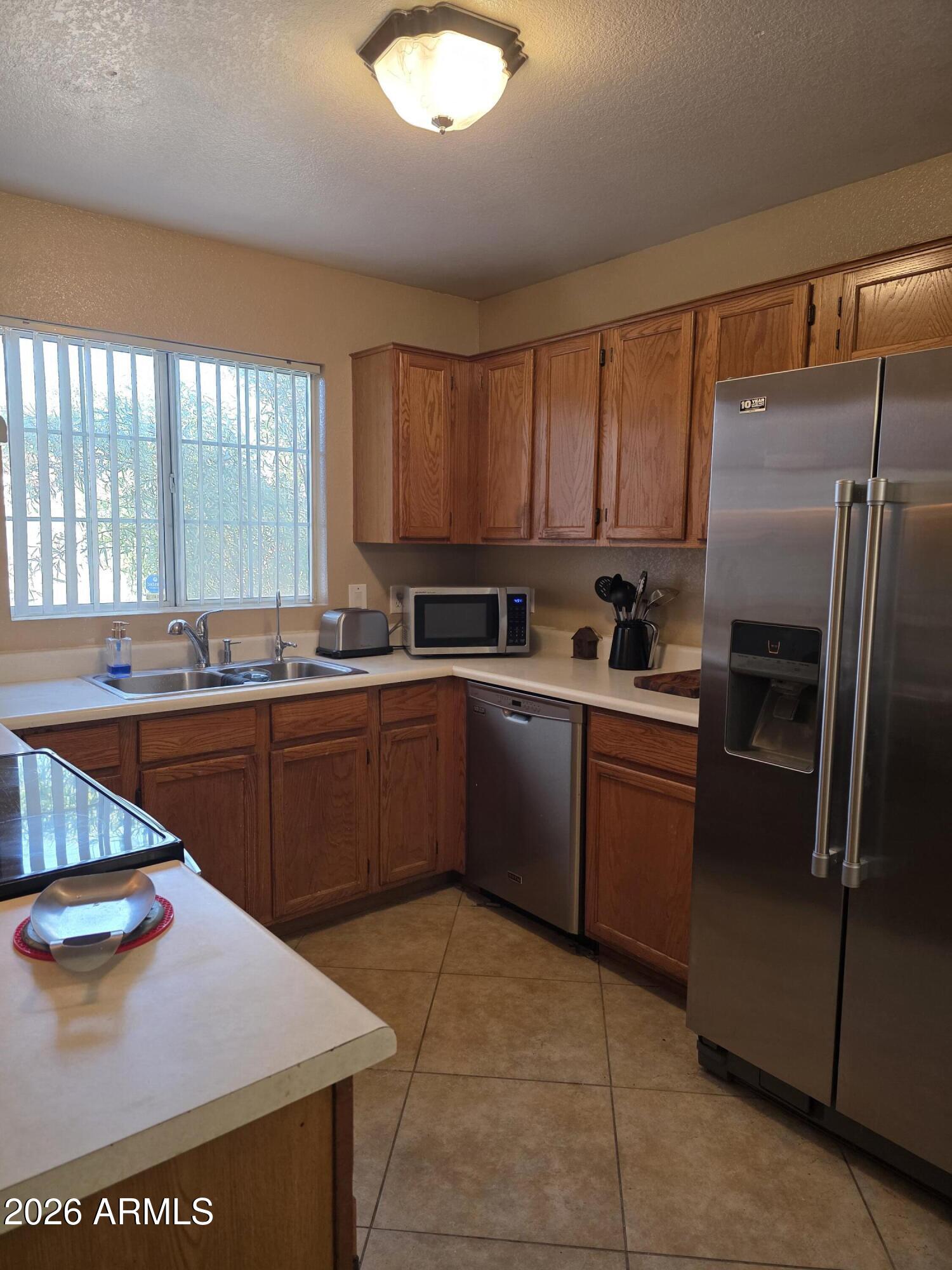 8641 W ROANOKE Avenue