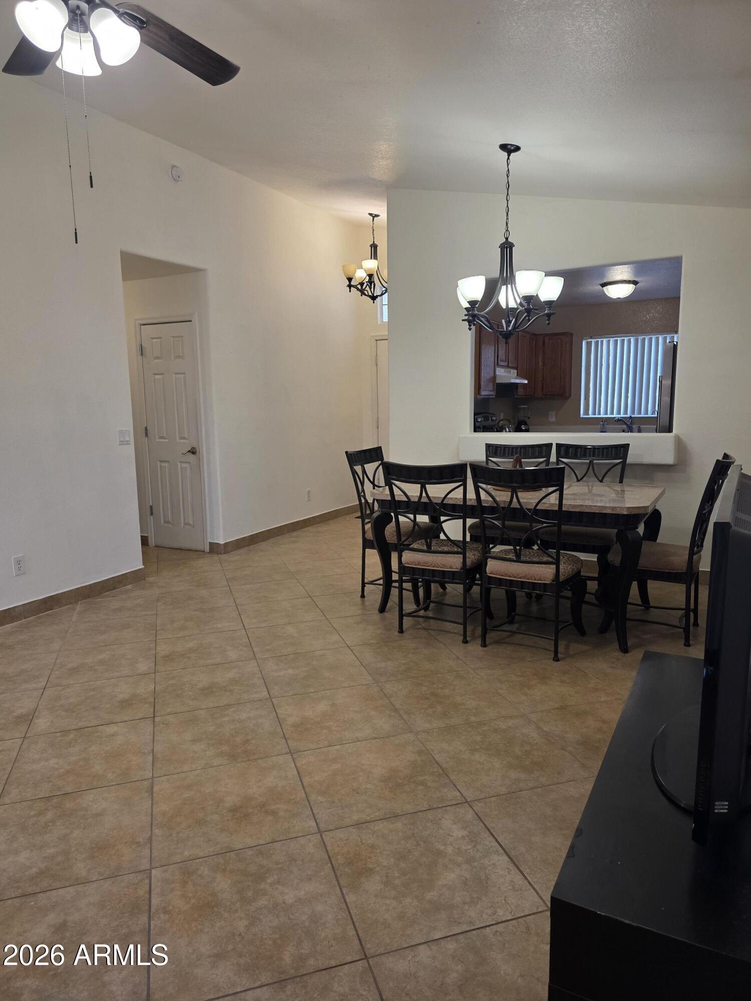 8641 W ROANOKE Avenue