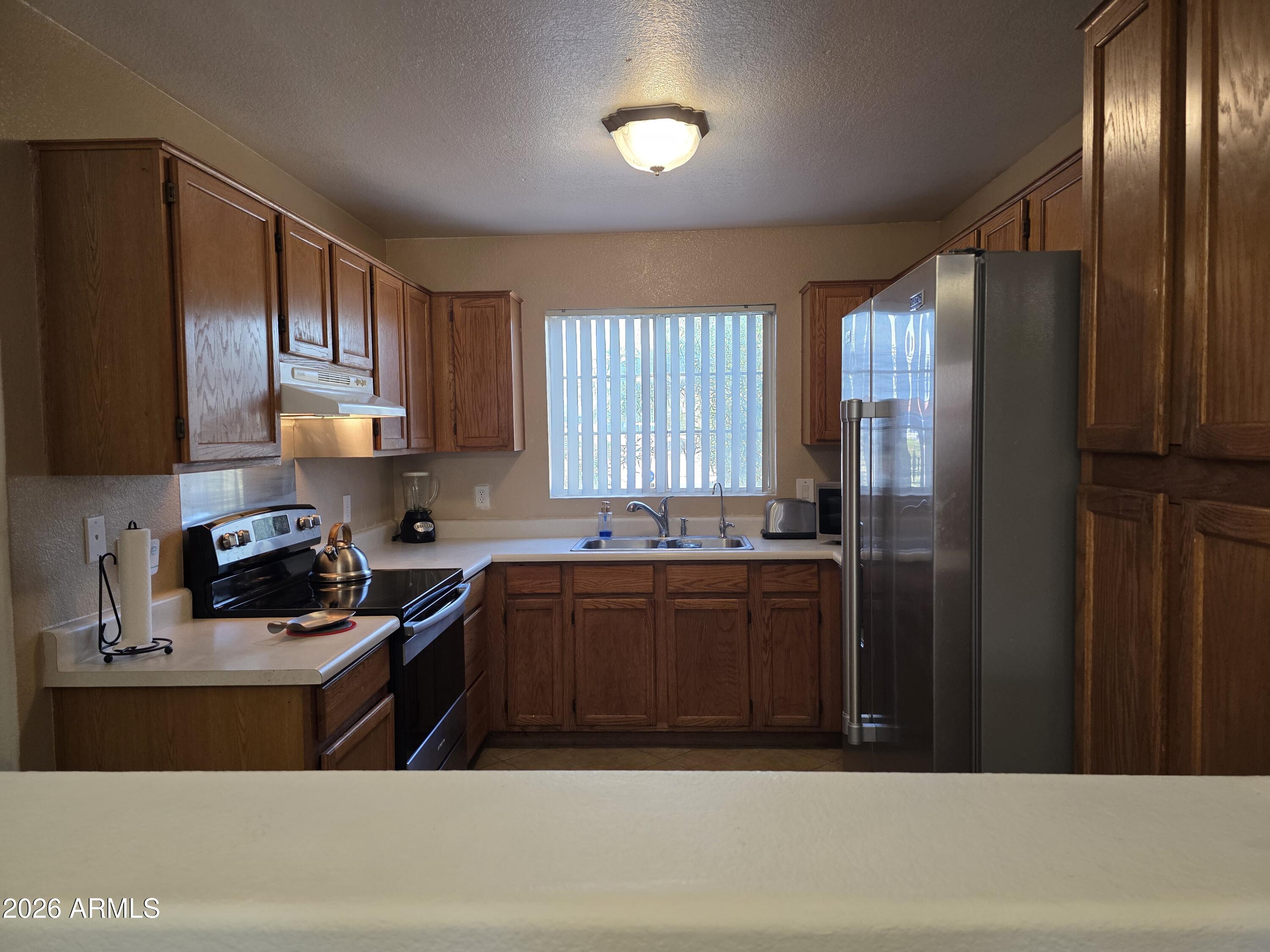 8641 W ROANOKE Avenue