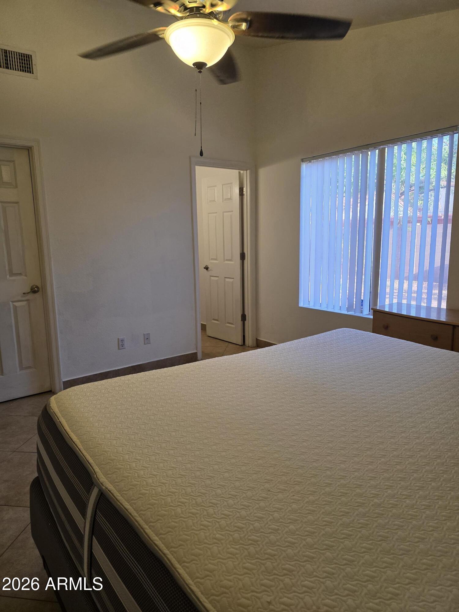8641 W ROANOKE Avenue