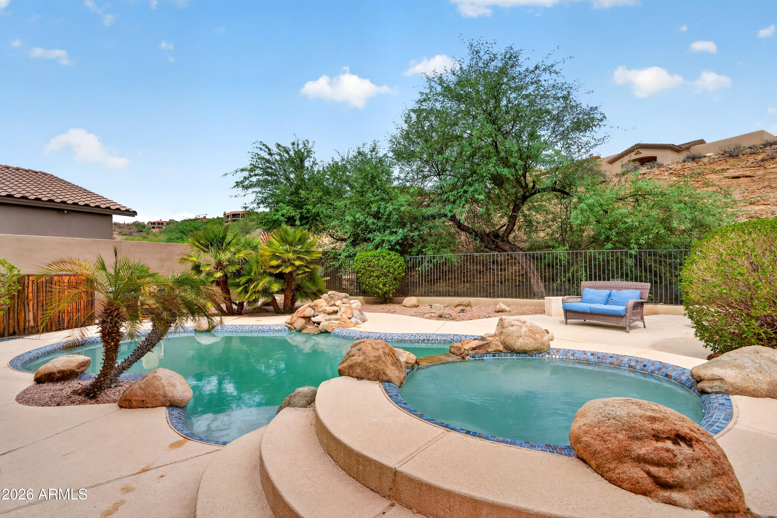 9811 N DESERT ROSE Drive