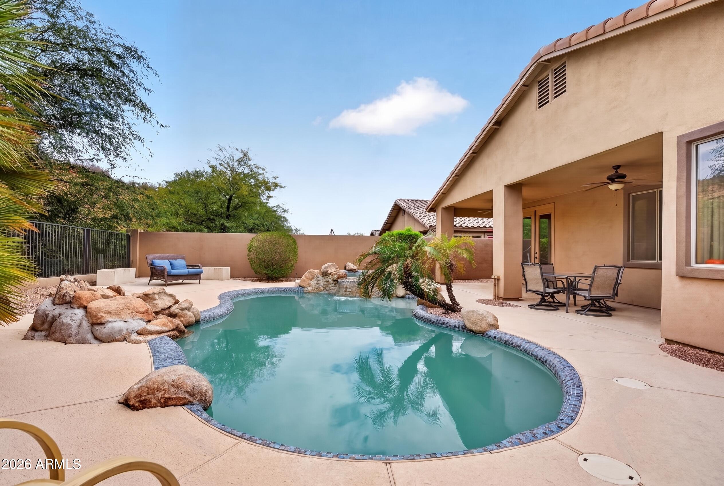 9811 N DESERT ROSE Drive
