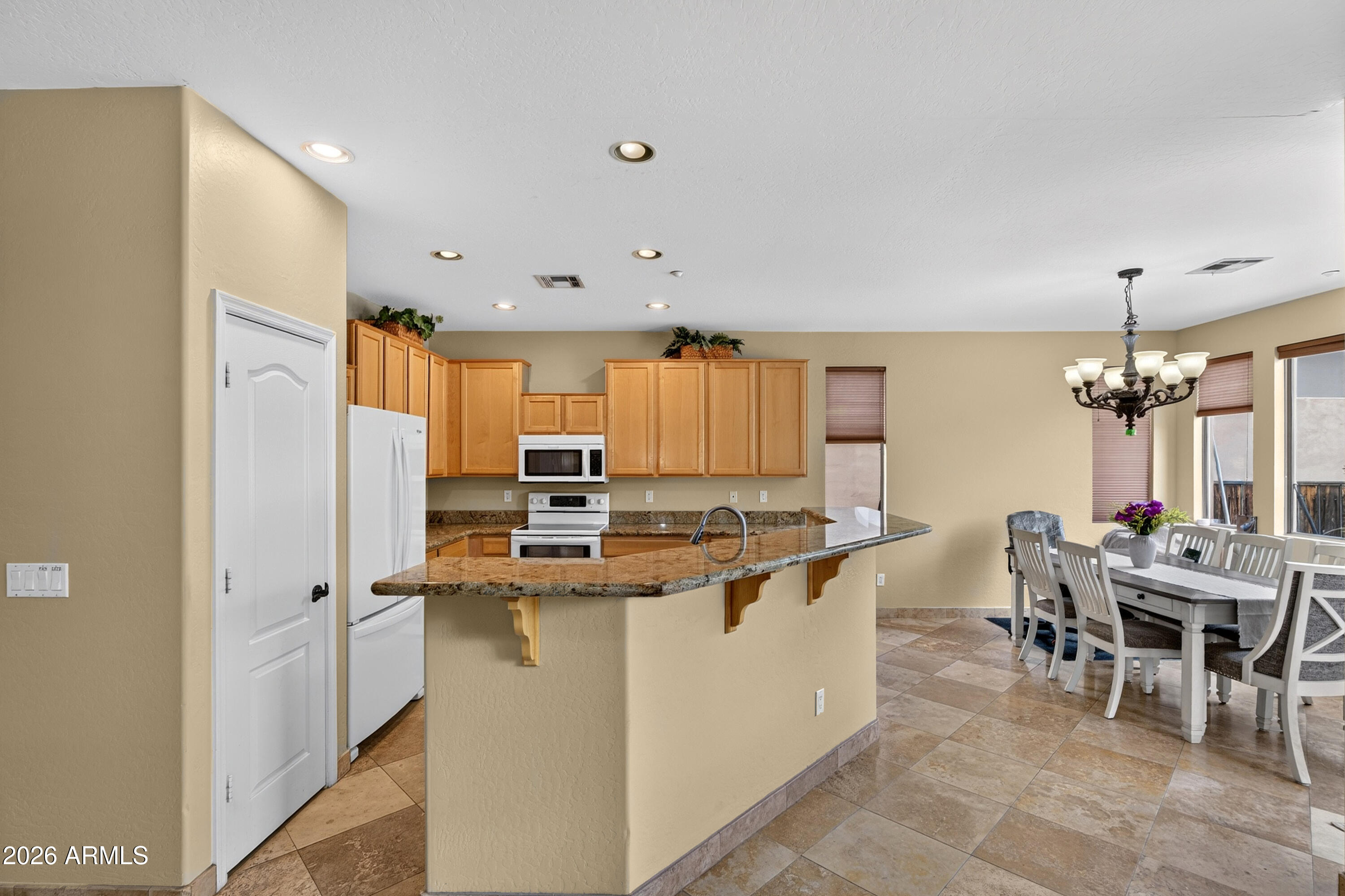 9811 N DESERT ROSE Drive