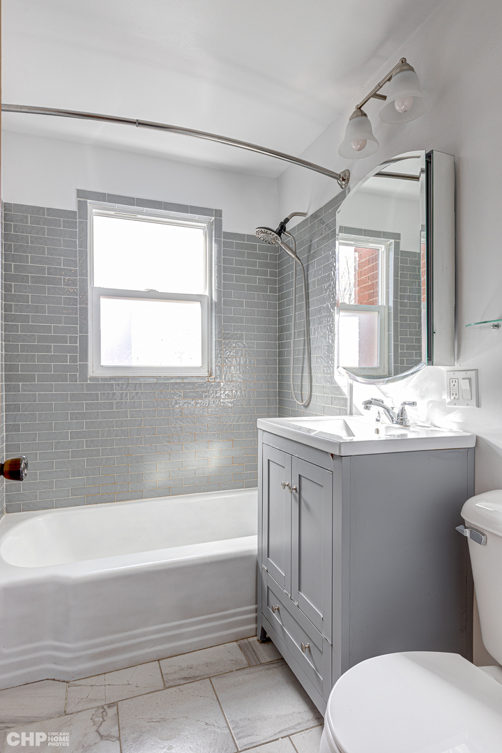 1007 N Harlem Avenue Unit: A