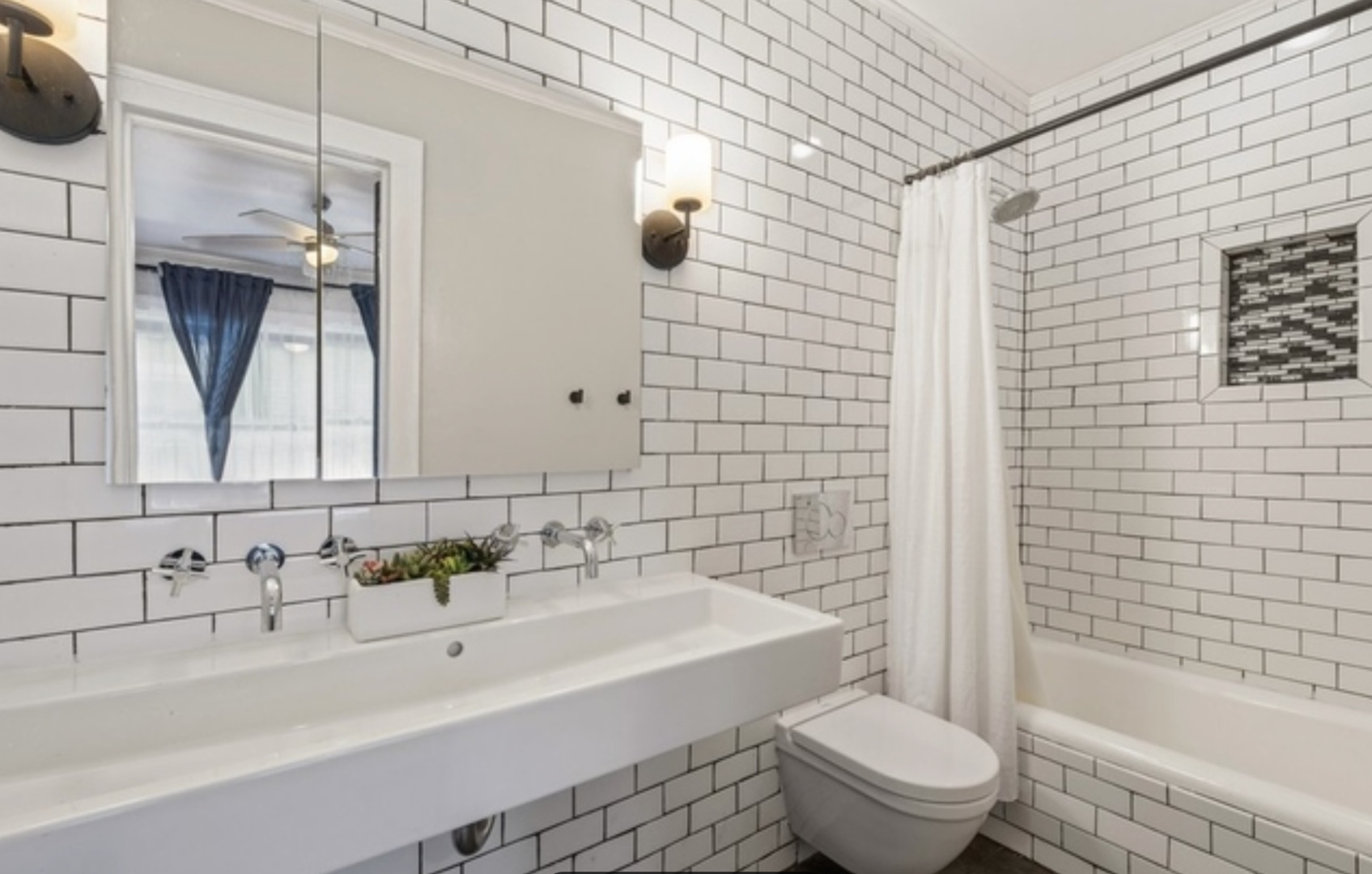 1756 W Wallen Avenue Unit: 1W