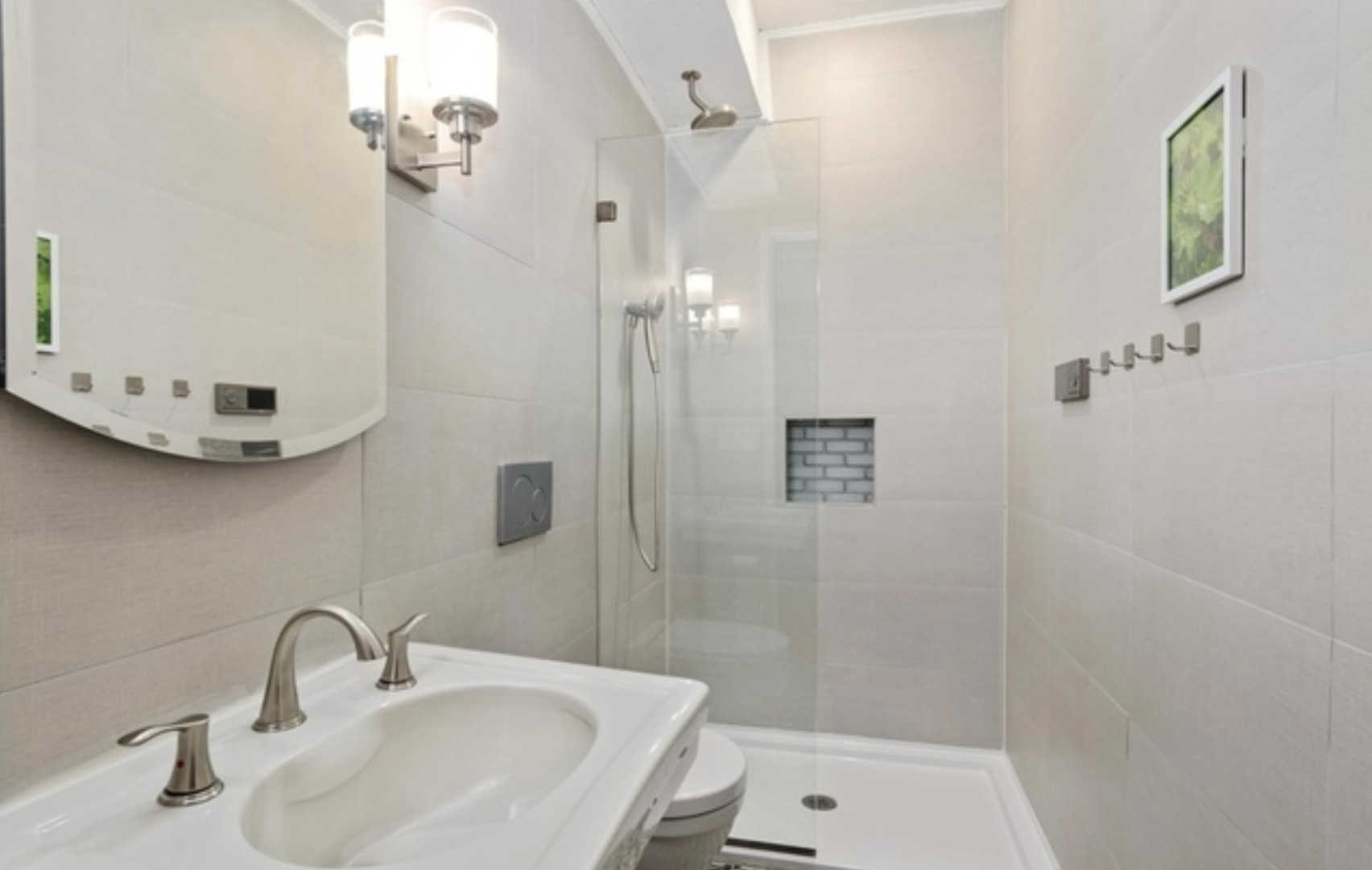 1756 W Wallen Avenue Unit: 1W