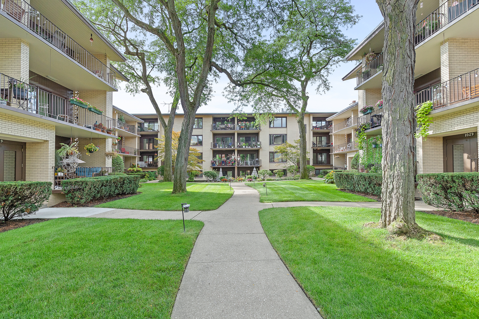 1025 Washington Boulevard Unit: 1B-102