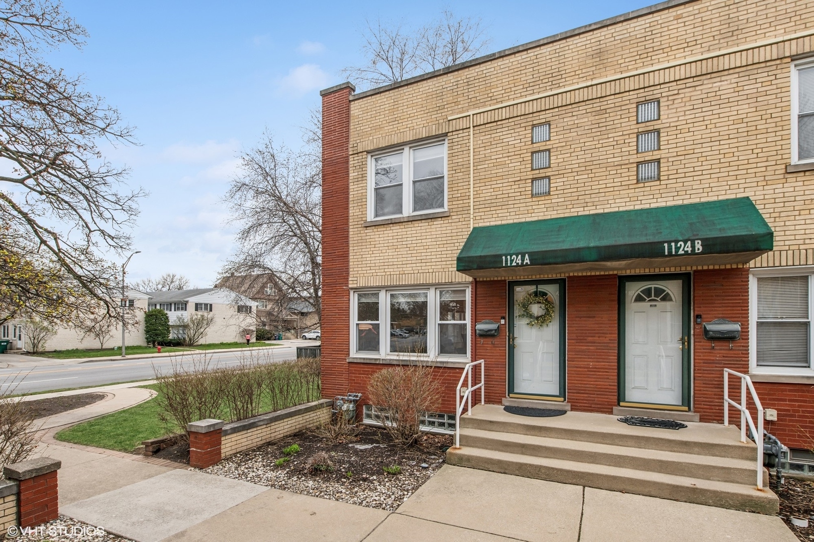 1124 N Harlem Avenue