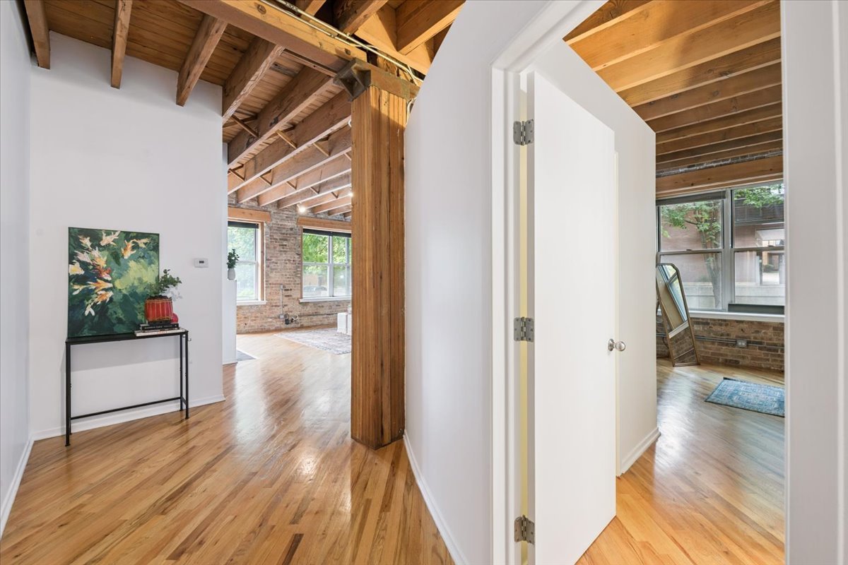 2021 W Willow Street Unit: 106
