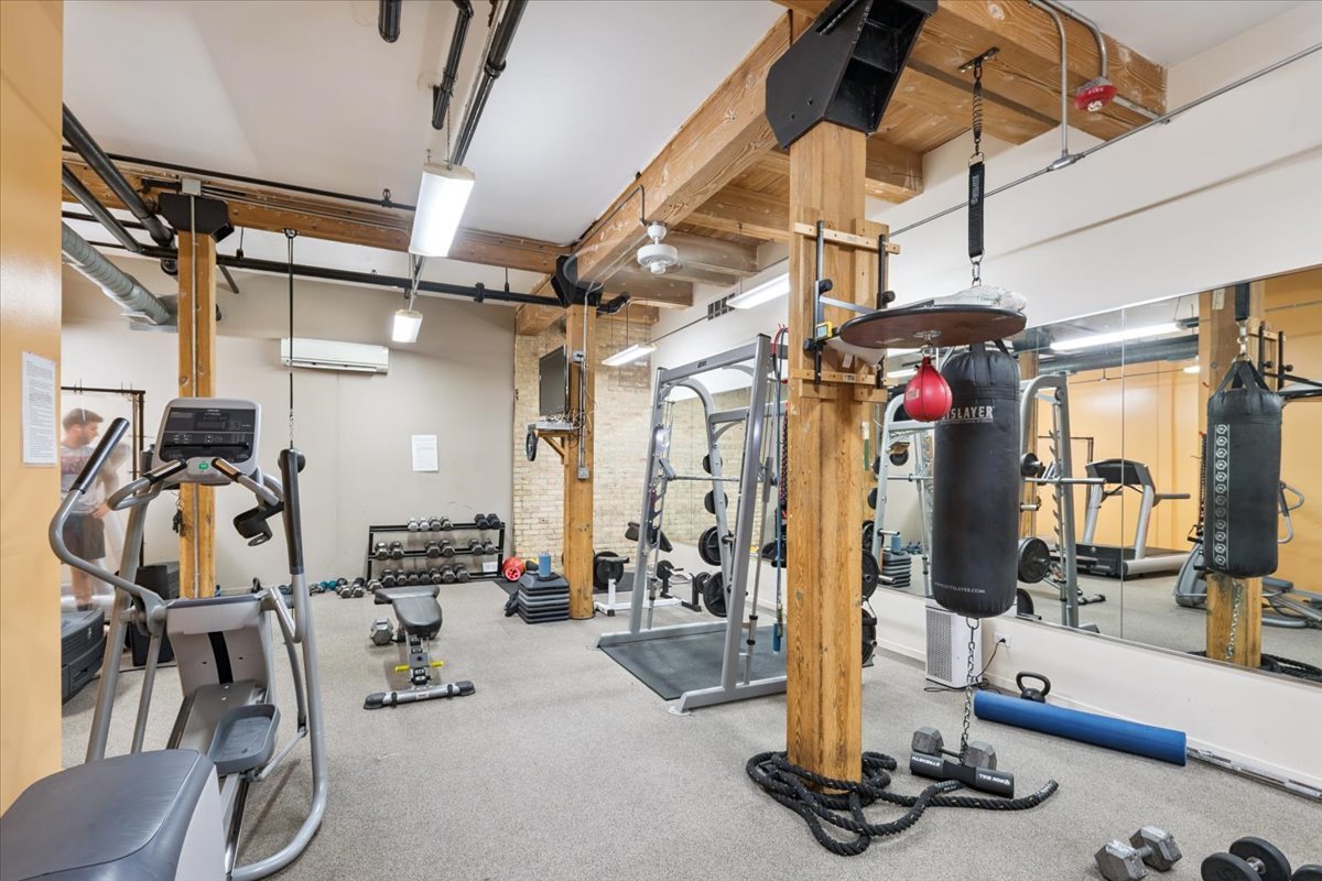 2021 W Willow Street Unit: 106