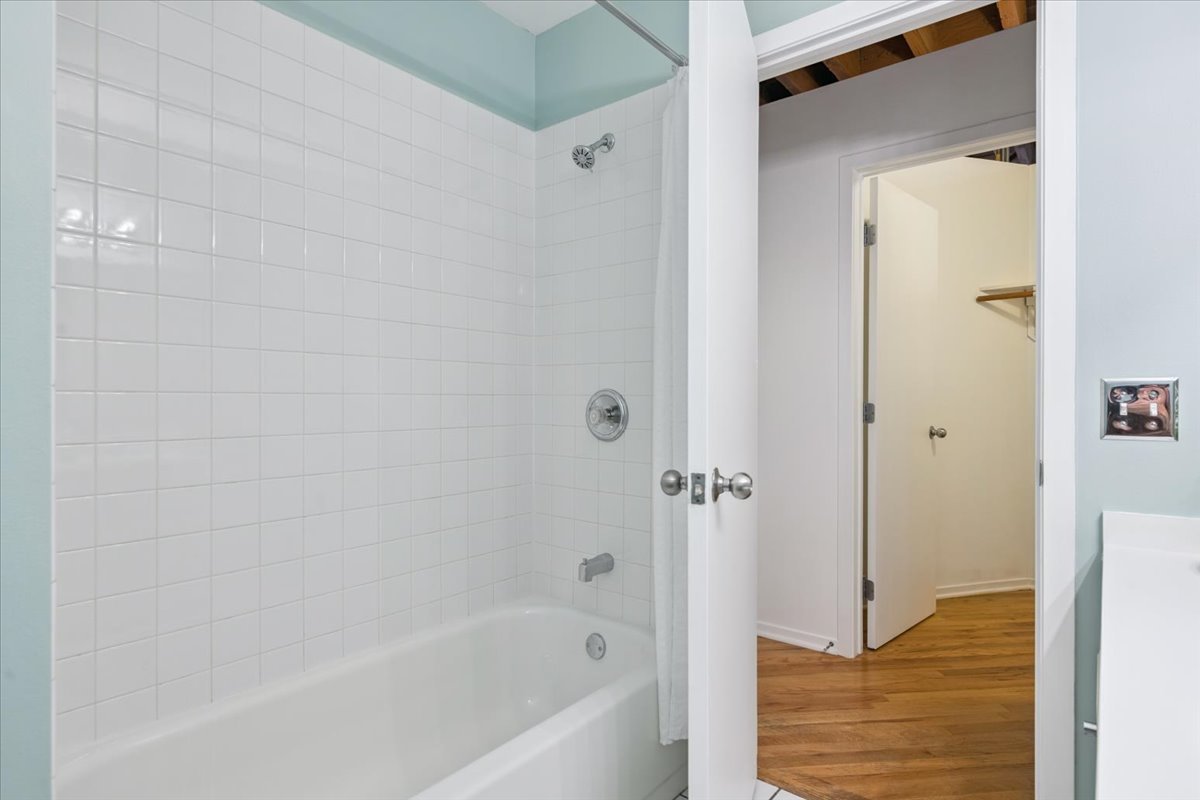 2021 W Willow Street Unit: 106