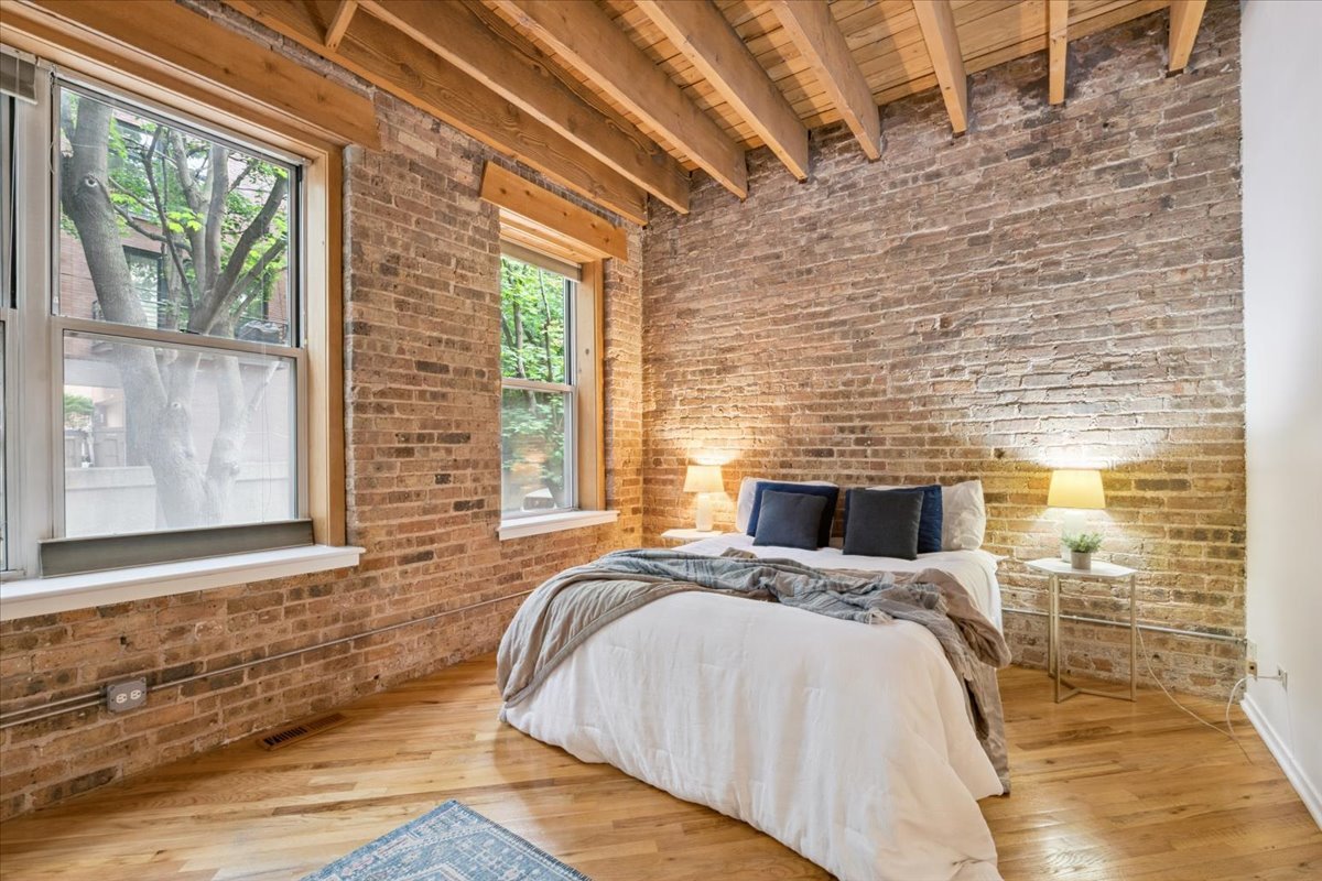 2021 W Willow Street Unit: 106