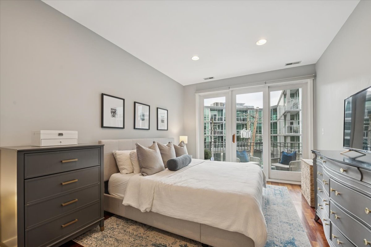 1234 N Milwaukee Avenue Unit: 2