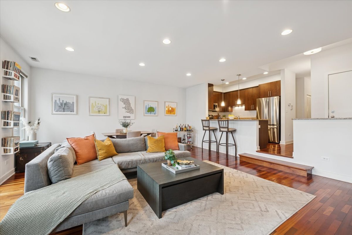 1234 N Milwaukee Avenue Unit: 2