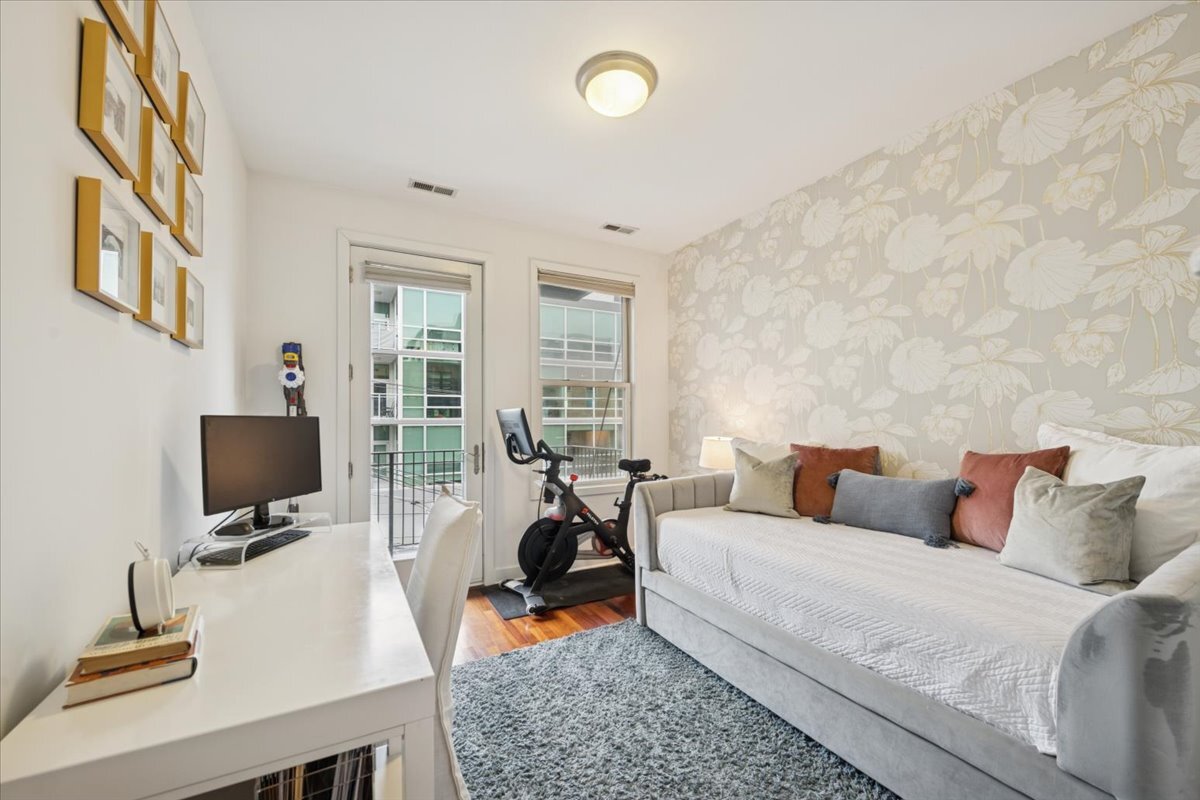 1234 N Milwaukee Avenue Unit: 2