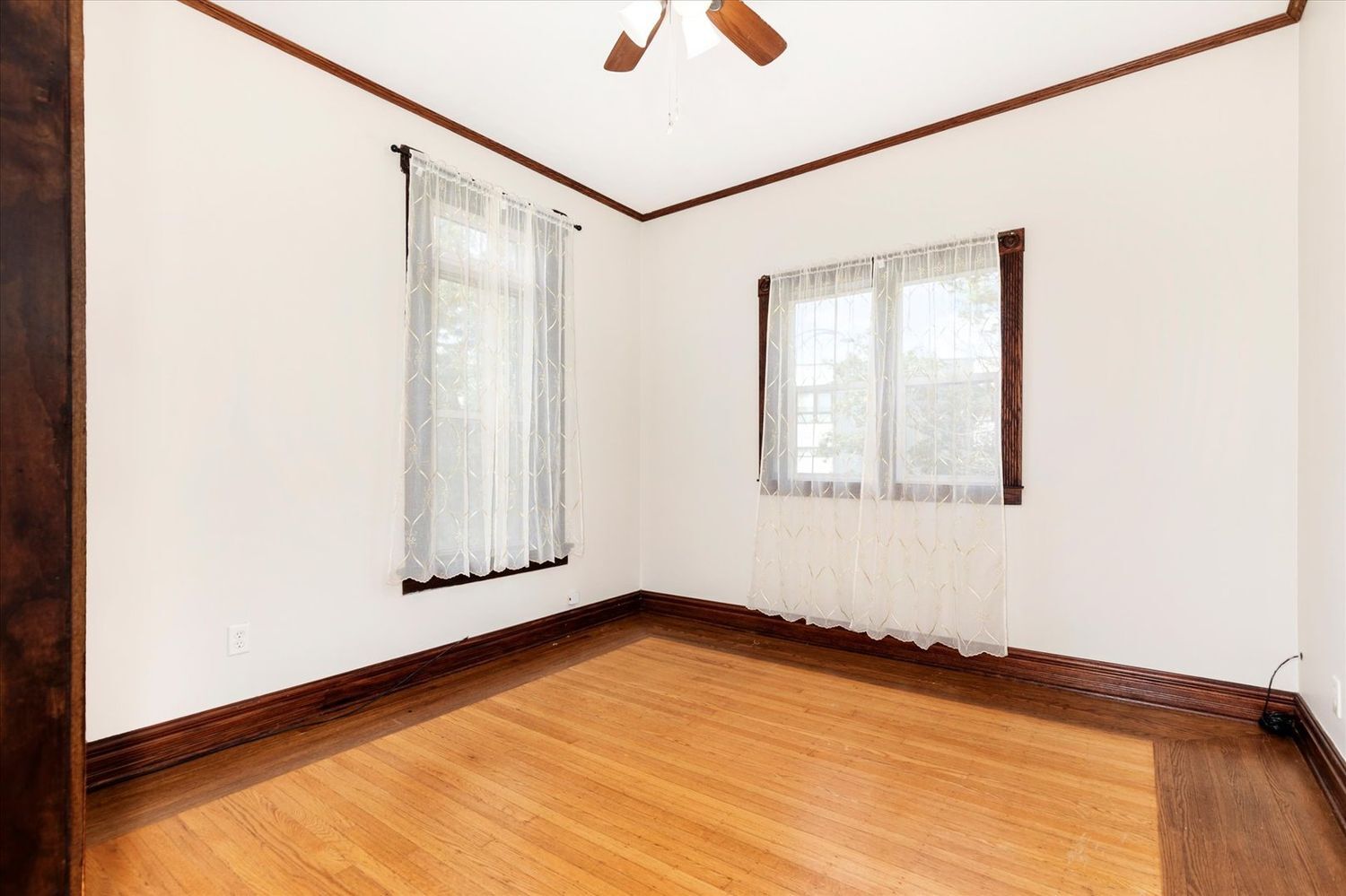 232 Des Plaines Avenue