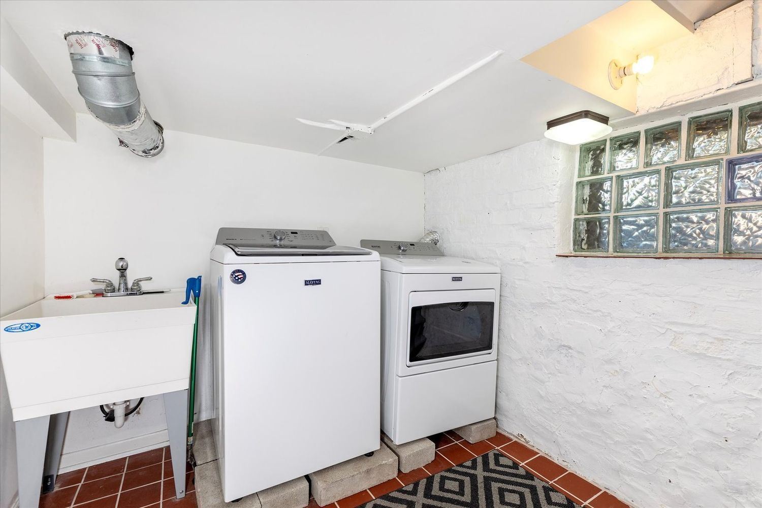 232 Des Plaines Avenue