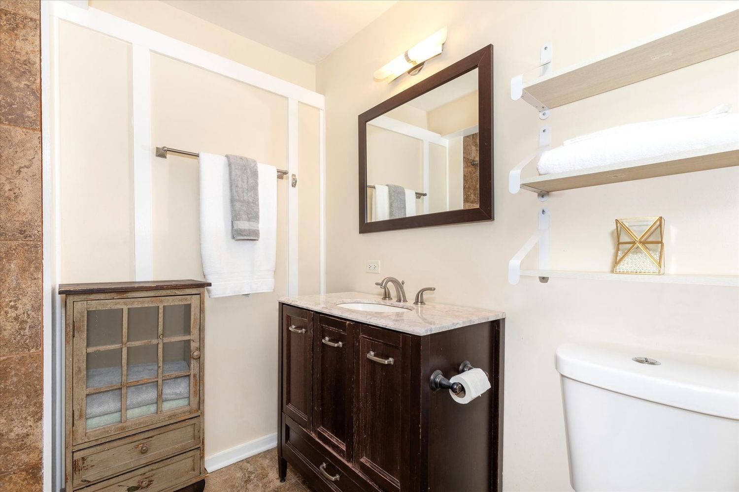 232 Des Plaines Avenue