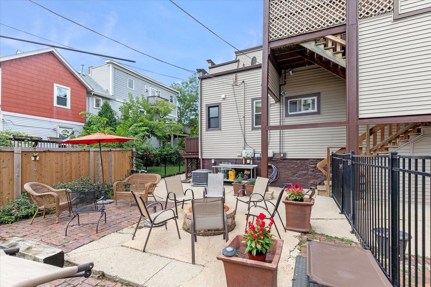 232 Des Plaines Avenue