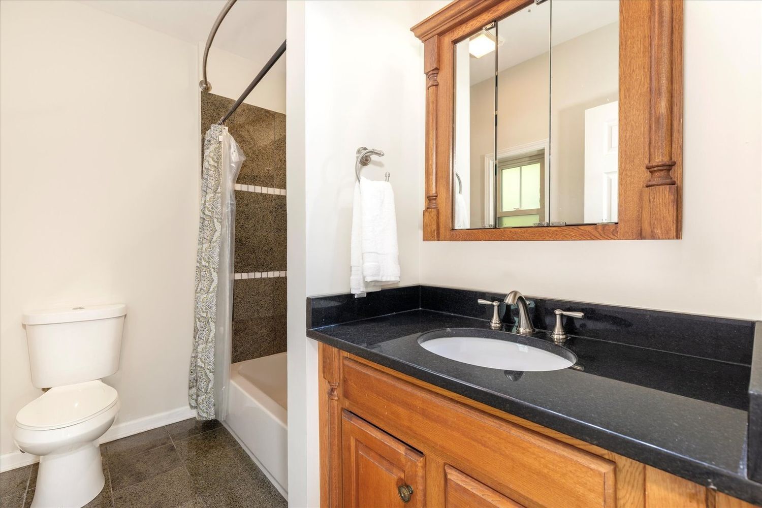 232 Des Plaines Avenue