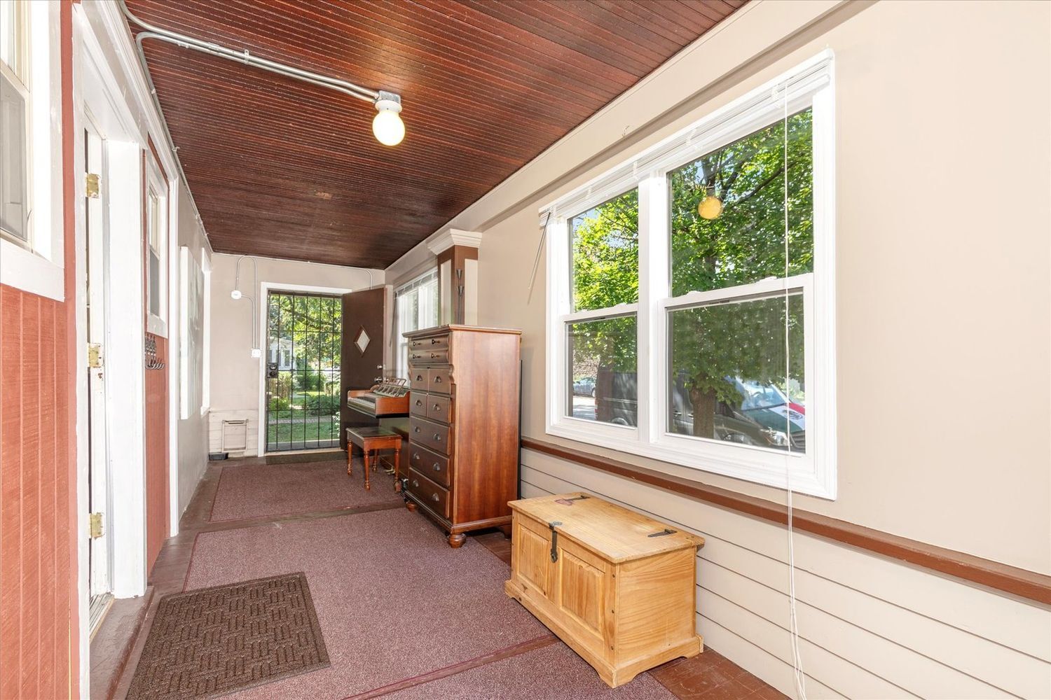 232 Des Plaines Avenue