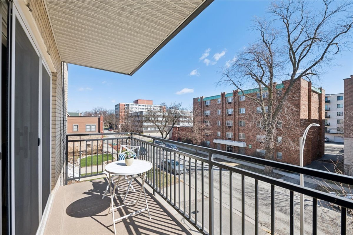 215 Marengo Avenue Unit: 3A