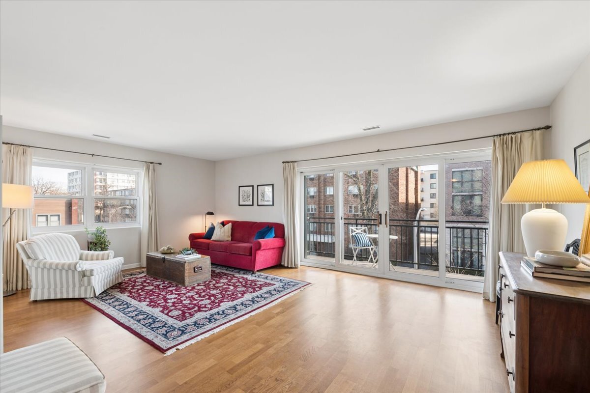 215 Marengo Avenue Unit: 3A