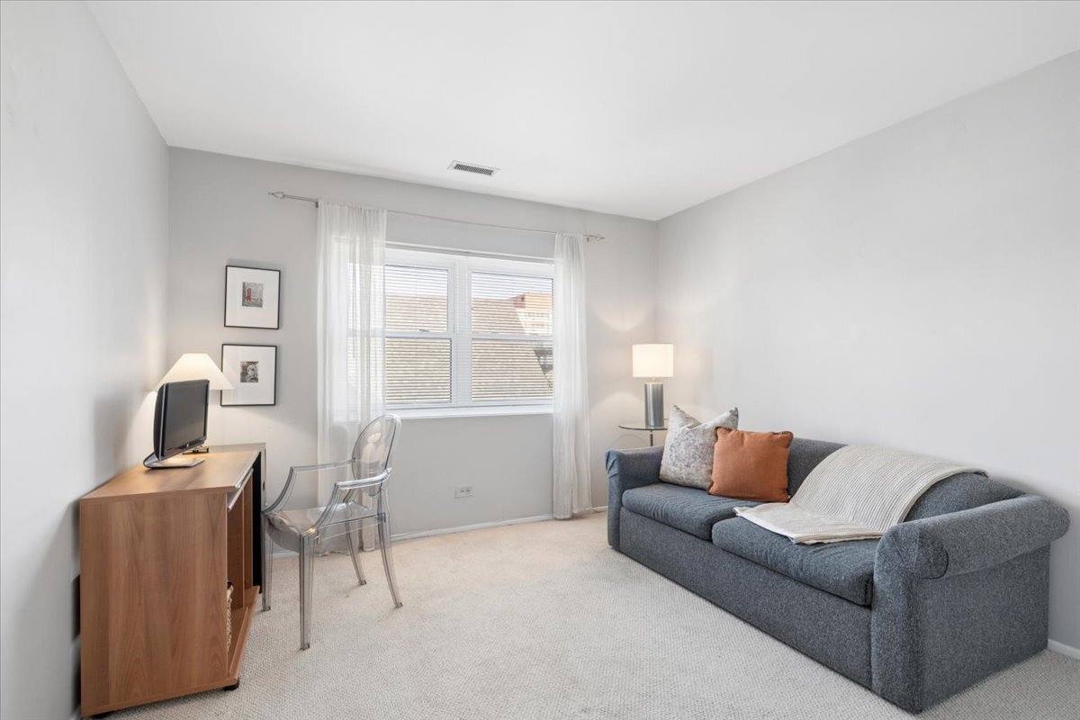 215 Marengo Avenue Unit: 3A