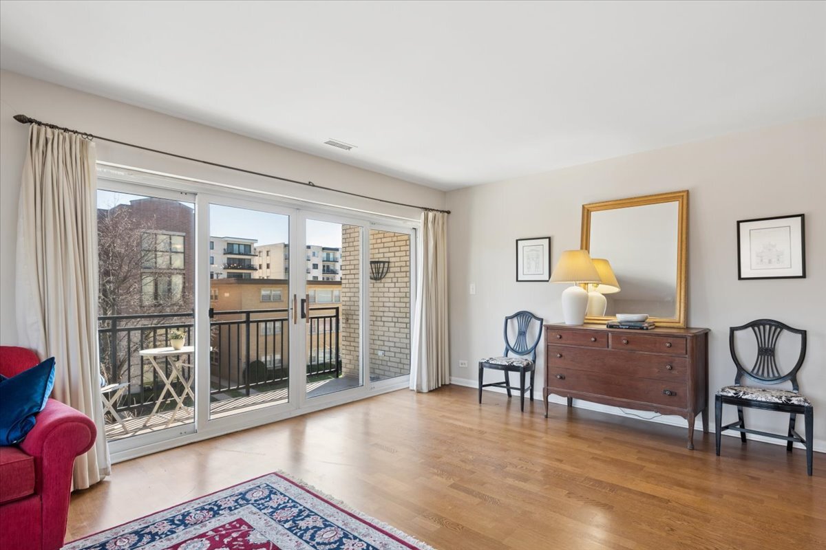 215 Marengo Avenue Unit: 3A