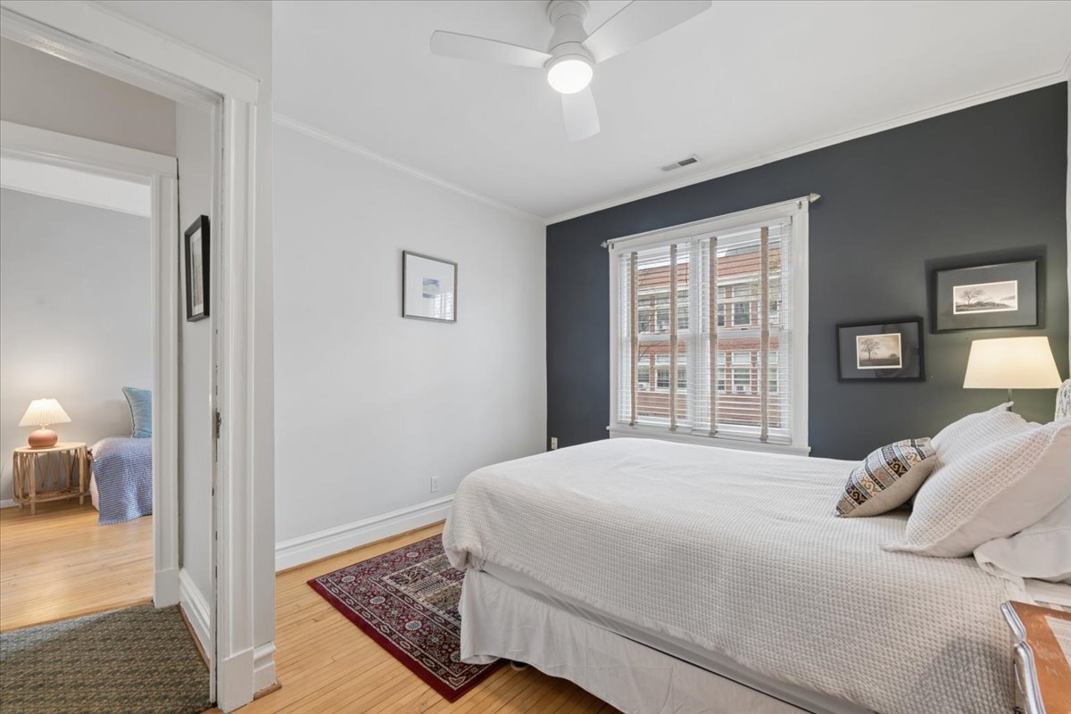 811 Clarence Avenue
