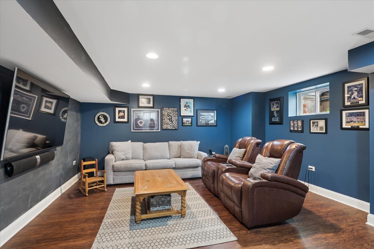 811 Clarence Avenue